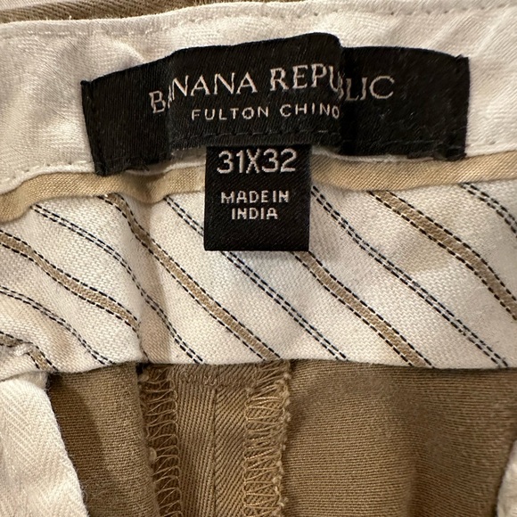 Men’s banana republic khaki color, Fulton Chino size 31 x 32 - Picture 3 of 3